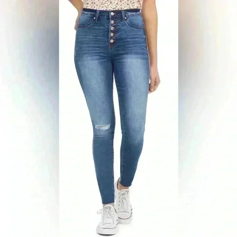 Juniors' Curvy High Rise Ripped Button-Fly Skinny Jeans - Picture 2 of 7